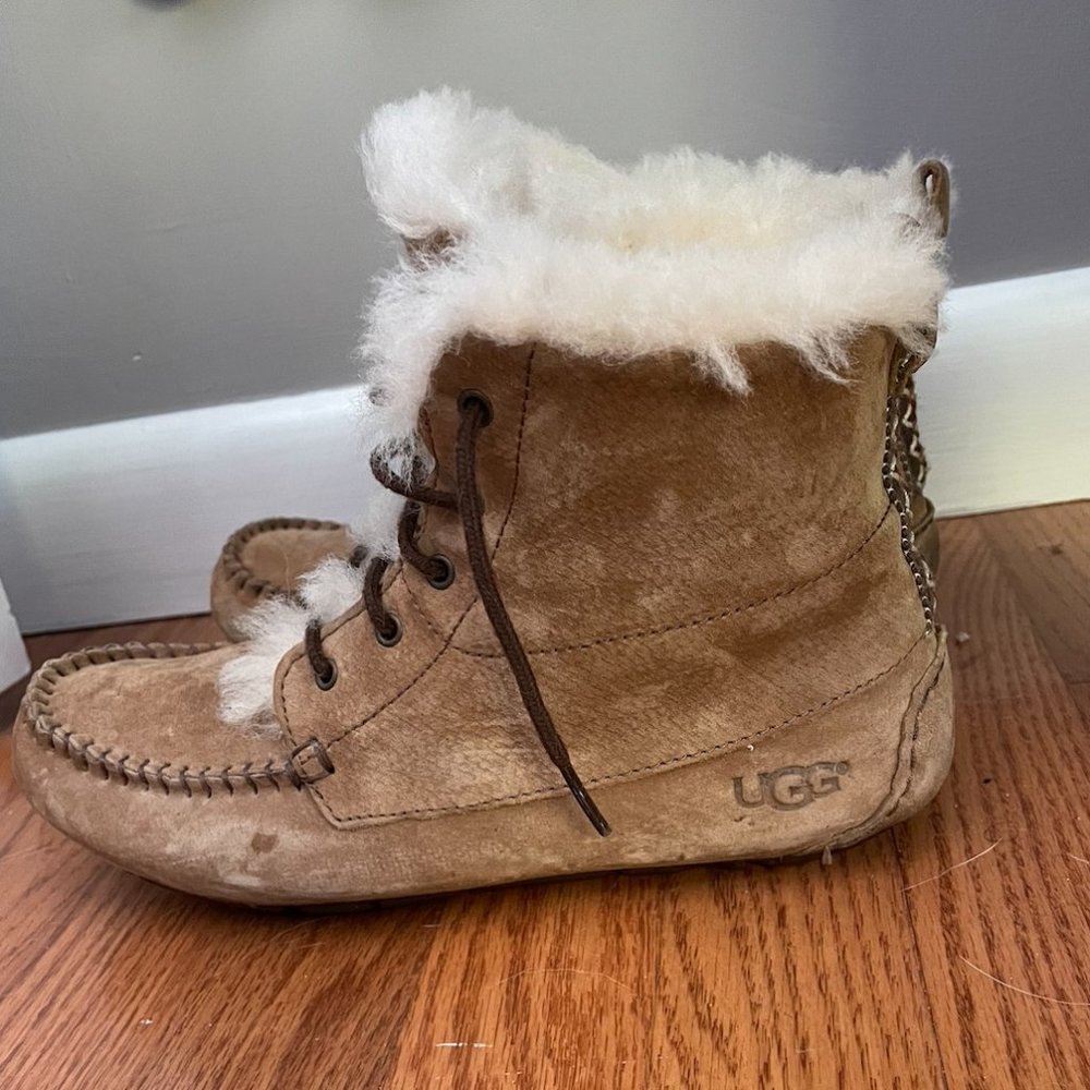 Ugg Chickaree Moccasin Shearling Lined Brown Ankle Boots; W Size 7